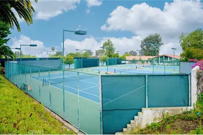 9555 Via Venezia, Burbank, CA 91504 - Photo 35