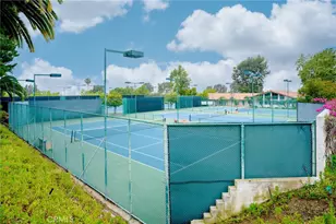 9555 Via Venezia, Burbank, CA 91504 - Photo 35