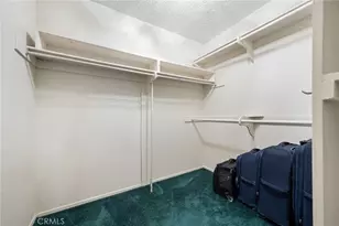 9555 Via Venezia, Burbank, CA 91504 - Photo 21