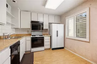 9555 Via Venezia, Burbank, CA 91504 - Photo 3