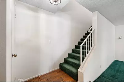 9555 Via Venezia, Burbank, CA 91504 - Photo 11