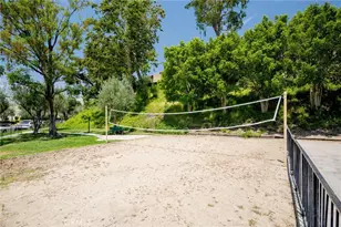 9555 Via Venezia, Burbank, CA 91504 - Photo 39