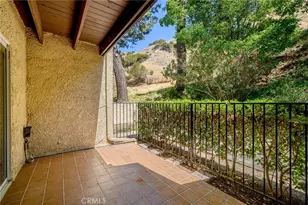 9555 Via Venezia, Burbank, CA 91504 - Photo 5
