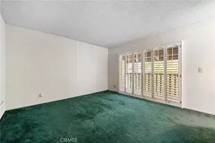 9555 Via Venezia, Burbank, CA 91504 - Photo 17