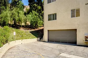 9555 Via Venezia, Burbank, CA 91504 - Photo 29