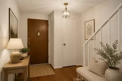 9555 Via Venezia, Burbank, CA 91504 - Photo 3