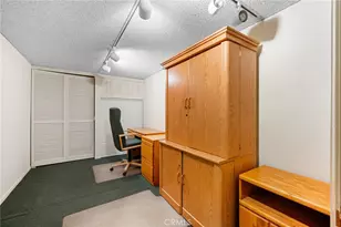 9555 Via Venezia, Burbank, CA 91504 - Photo 23