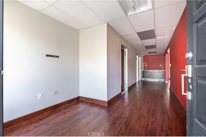 1020 W Magnolia Boulevard, Burbank, CA 91506 - Photo 5