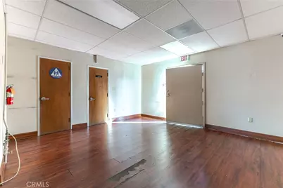 1020 W Magnolia Boulevard, Burbank, CA 91506 - Photo 15