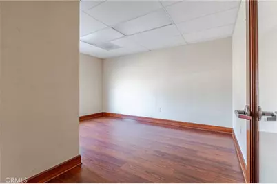 1020 W Magnolia Boulevard, Burbank, CA 91506 - Photo 7