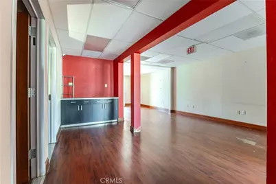 1020 W Magnolia Boulevard, Burbank, CA 91506 - Photo 11