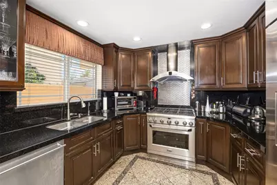 10610 Oak Tree Way, Sunland, CA 91040 - Photo 25