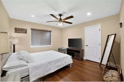 10525 Sage, Oak Hills, CA 92344 - Photo 35