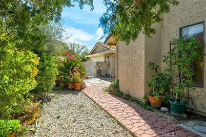 26013 Palomita Drive, Valencia, CA 91355 - Photo 17