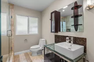 3435 Oakmont View Dr, Glendale, CA 91208 - Photo 35