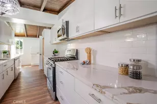 8008 Aura Ave, Reseda, CA 91335 - Photo 13