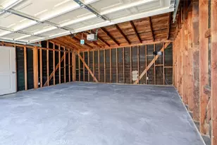 8008 Aura Ave, Reseda, CA 91335 - Photo 27