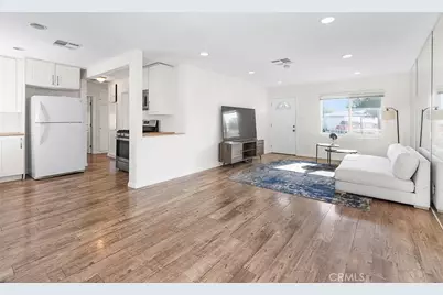 8827 Sylmar Avenue, Panorama City, CA 91402 - Photo 15