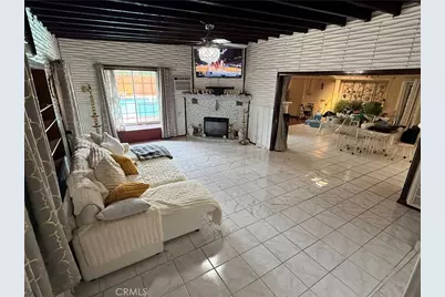 22111 Covello, Canoga Park, CA 91303 - Photo 3