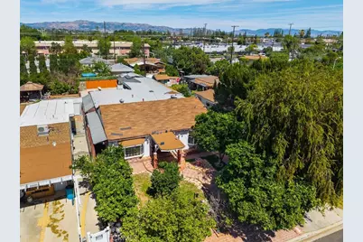22111 Covello, Canoga Park, CA 91303 - Photo 5