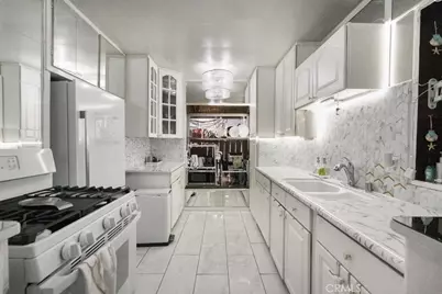 22111 Covello, Canoga Park, CA 91303 - Photo 11