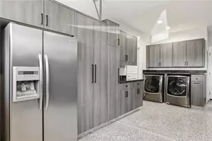 6850 Longridge, North Hollywood, CA 91605 - Photo 25