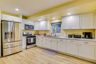 26131 Lake Forest Drive, Twin Peaks, CA 92391 - Photo 7