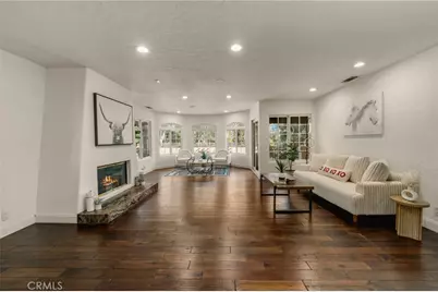 828 S Sunset Canyon, Burbank, CA 91501 - Photo 17