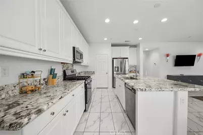 370 Campbell Court, Santa Paula, CA 93060 - Photo 11