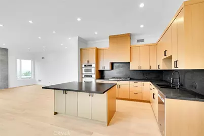 10050 Olivia Ter, Los Angeles, CA 91352 - Photo 31