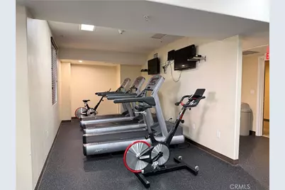 3740 Santa Rosalia Road #Unit 425, Los Angeles, CA 90008 - Photo 23