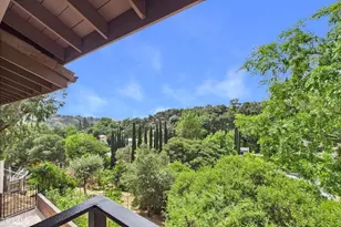 1310 Imperial Dr, Glendale, CA 91207 - Photo 15