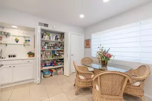 18340 Collins, Tarzana, CA 91356 - Photo 17