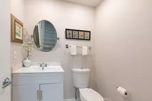 18340 Collins, Tarzana, CA 91356 - Photo 19