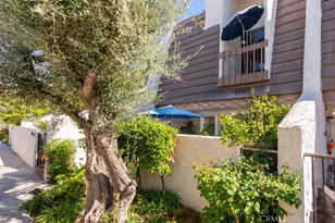 18340 Collins, Tarzana, CA 91356 - Photo 5