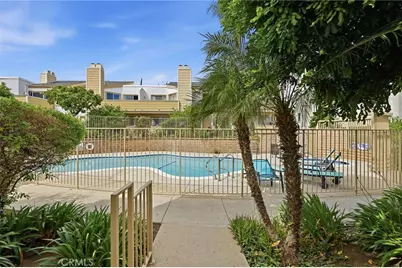 18408 Hatteras Street #14, Tarzana, CA 91356 - Photo 19