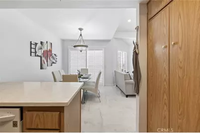 18408 Hatteras Street #14, Tarzana, CA 91356 - Photo 7