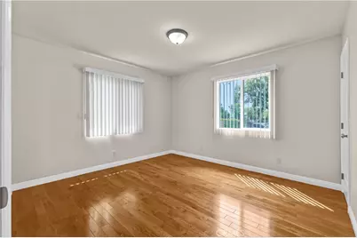 12731 Victory, North Hollywood, CA 91606 - Photo 15