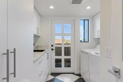 834 Moorside Drive, Glendale, CA 91207 - Photo 27