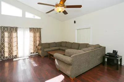7521 /7523 Milwood, Canoga Park, CA 91303 - Photo 19