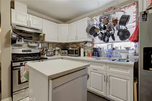 13158 Carl St, Pacoima, CA 91331 - Photo 19
