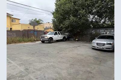 805 E 25th St, Los Angeles, CA 90011 - Photo 9