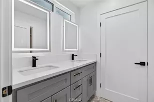 17064 Escalon Dr, Encino, CA 91436 - Photo 43