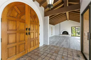 652 Robin Glen, Glendale, CA 91202 - Photo 13