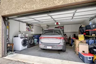 9759 Via Roma, Burbank, CA 91504 - Photo 23