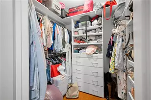 9759 Via Roma, Burbank, CA 91504 - Photo 17