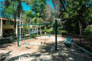 9759 Via Roma, Burbank, CA 91504 - Photo 45