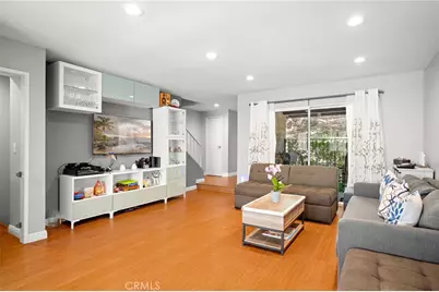 9759 Via Roma, Burbank, CA 91504 - Photo 3