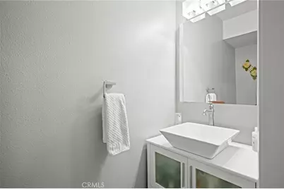 9759 Via Roma, Burbank, CA 91504 - Photo 9