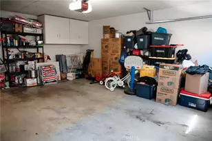 9759 Via Roma, Burbank, CA 91504 - Photo 19